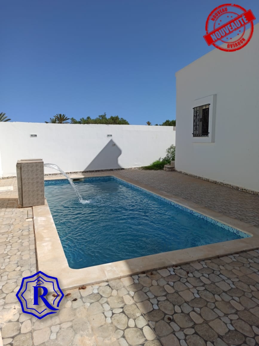 Villa avec piscine petit budget à vendre à Djerba